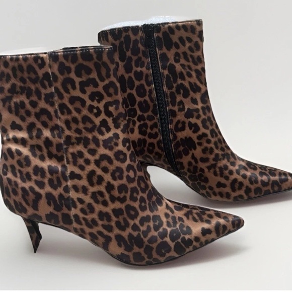 Steve Madden Leopard Print Kitten Heel Ankle Boots Size 7.5M Zip Pointed Toe NEW - Picture 1 of 4